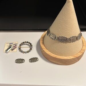 WWll era Forget-me-not bracelet, sterling. Lot with bracelet; 2 extra links +